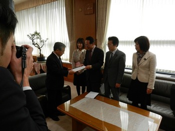 2013.1.10　民主県民クラブで知事要望